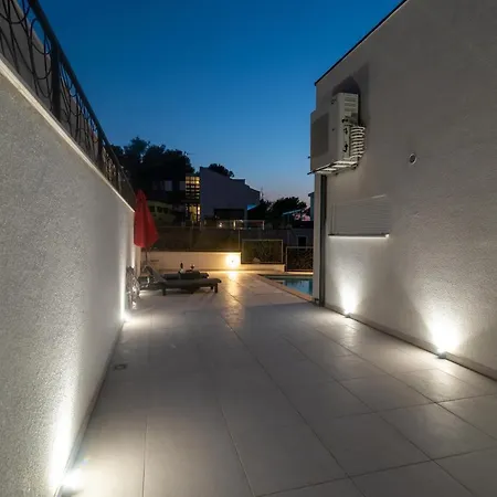 Villa Uz Okrug Gornji