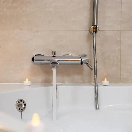 Uz Villa Okrug Gornji