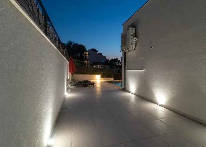 Villa Uz Okrug Gornji