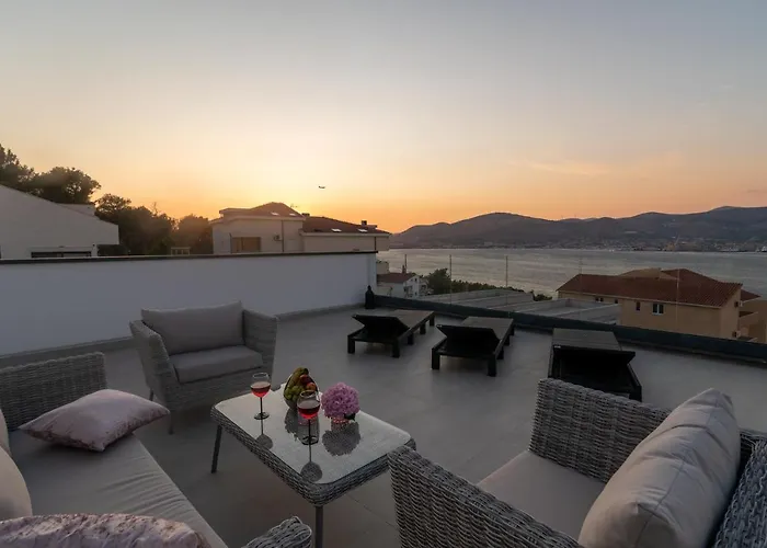 Villa Uz Okrug Gornji